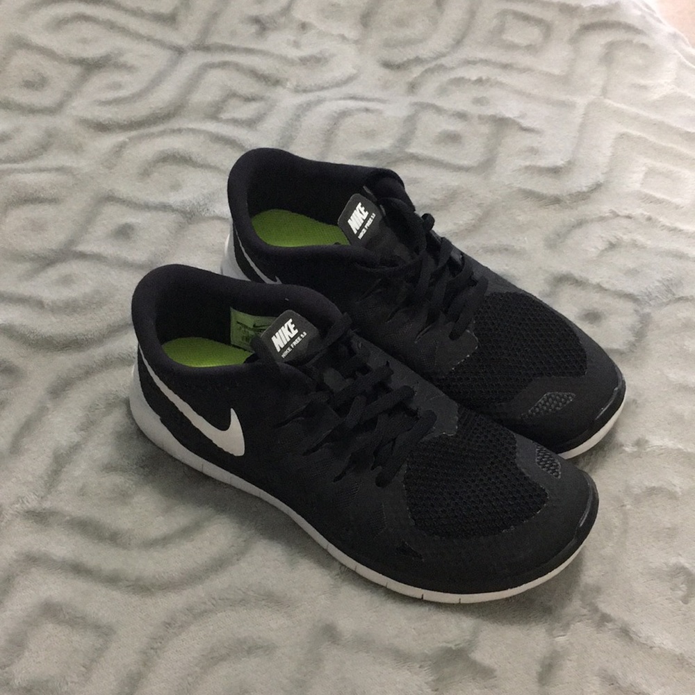 Nike Free 5.0 | black and white